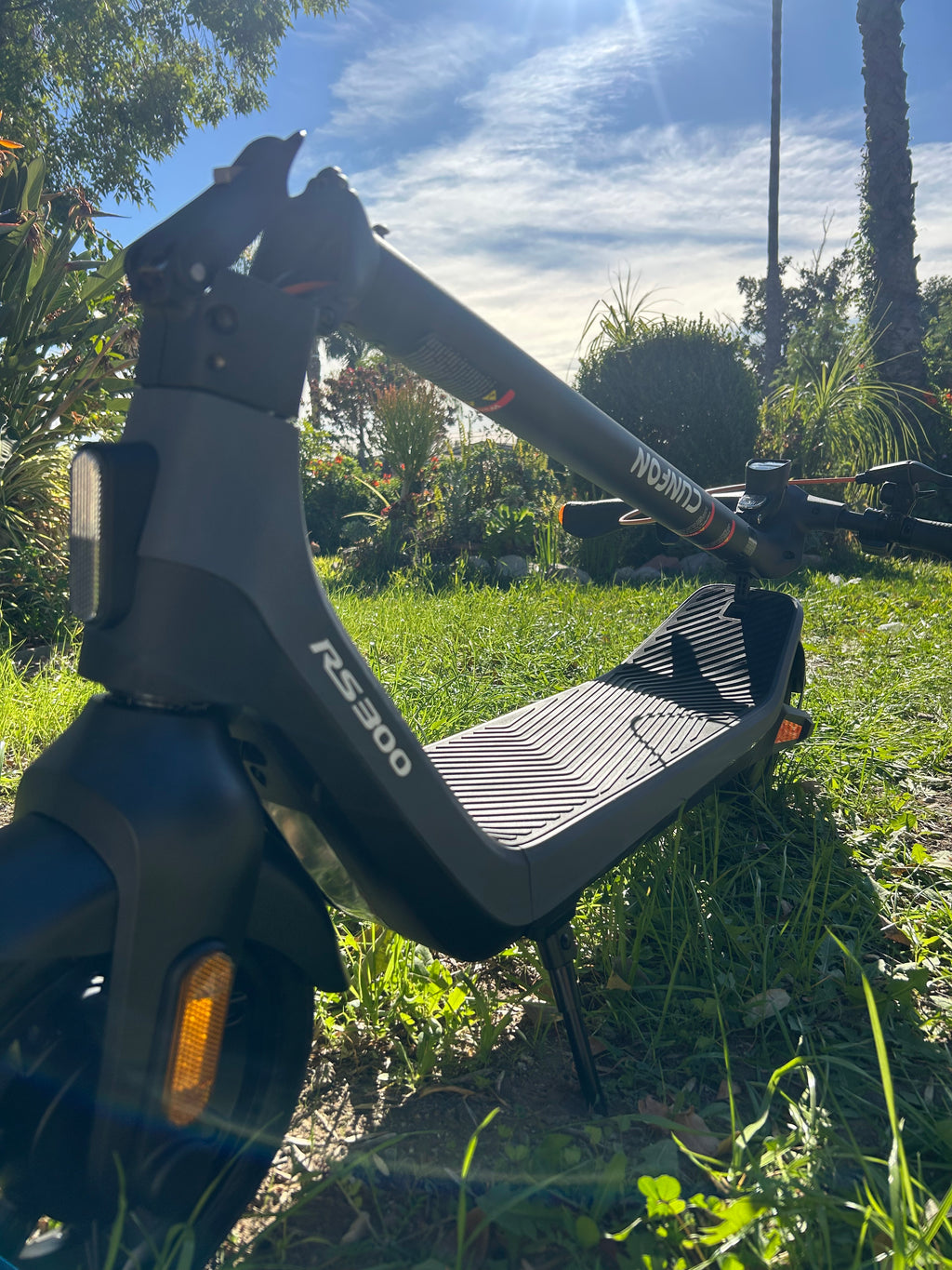 CUN FON RS300 Scooter