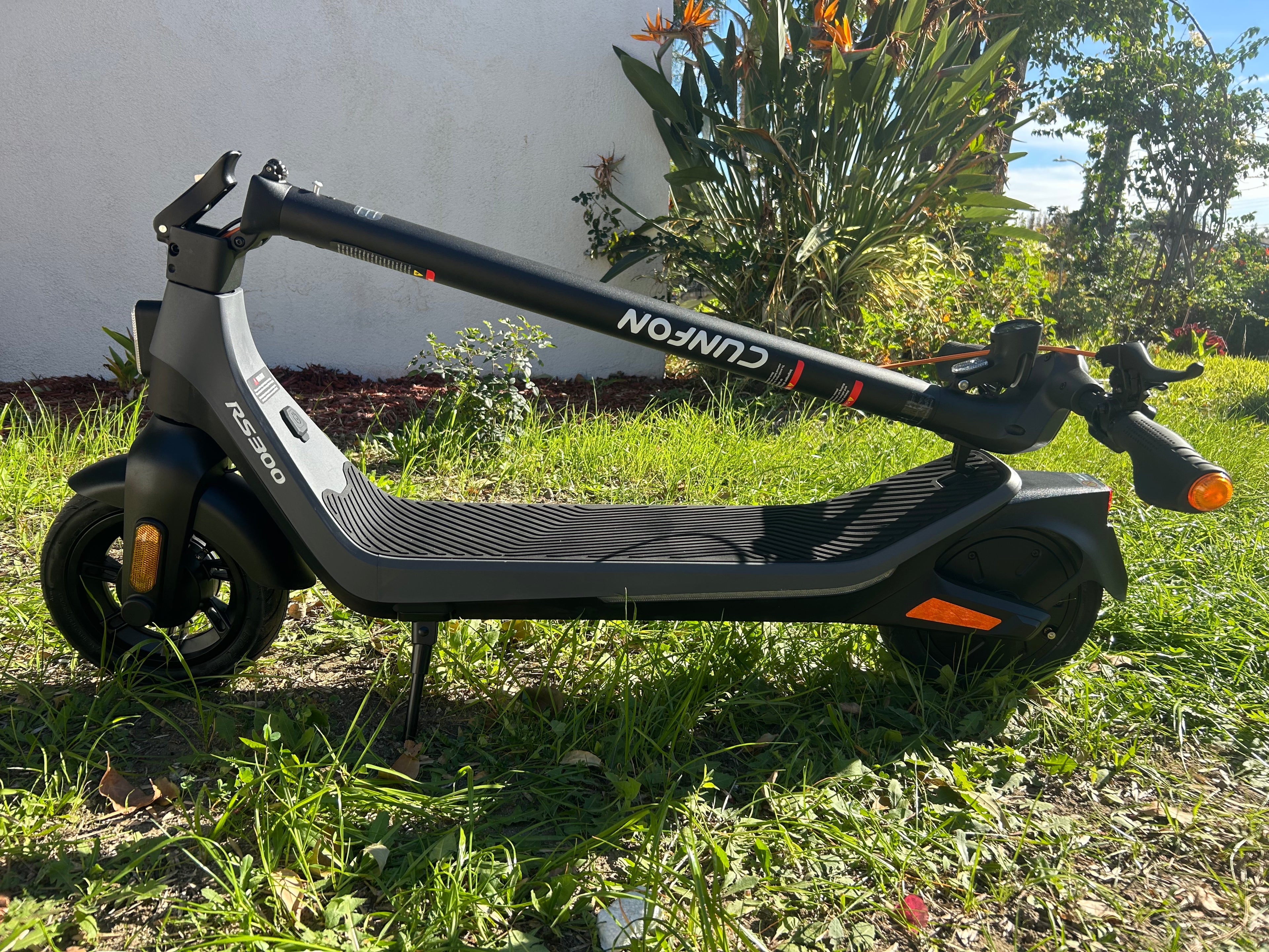 CUN FON RS300 Scooter